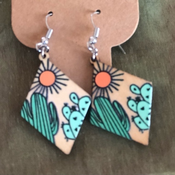 Cactus Earrings - Picture 2 of 4